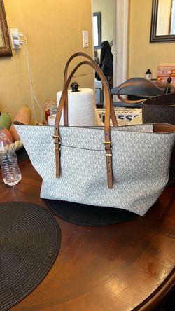 Michael Kors MK Signature Tote Bag