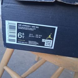 Jordan Air Size 6.5 Juniors