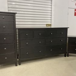 Dressers set
