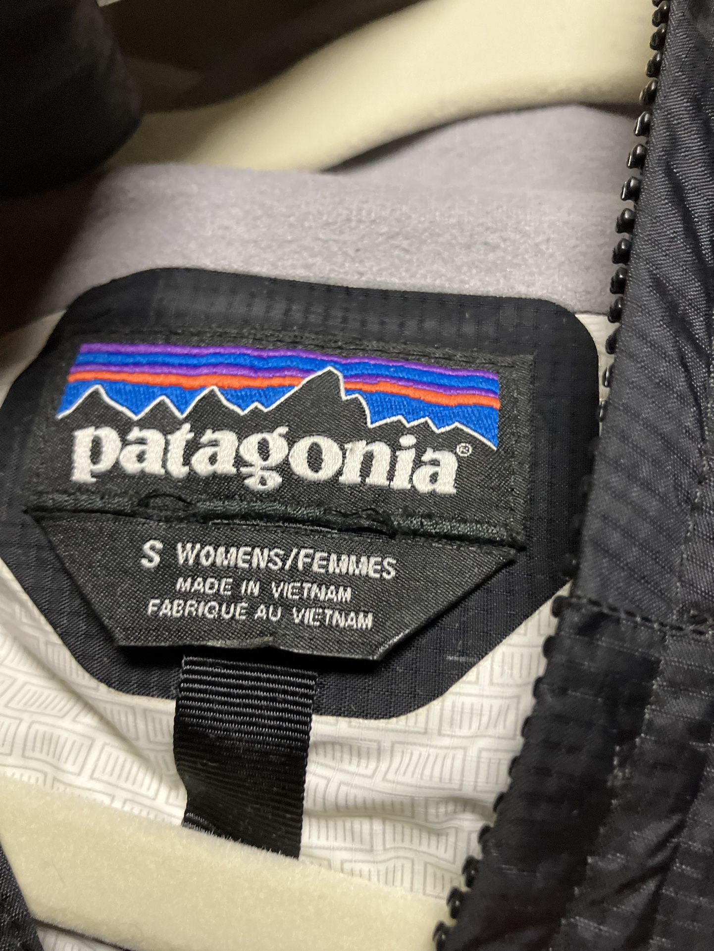 Women’s Size Small Patagonia Jacket Raincoat/windbreaker
