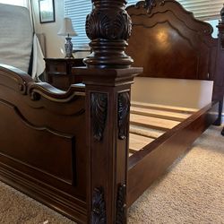 Cali King Canapie Bed Set