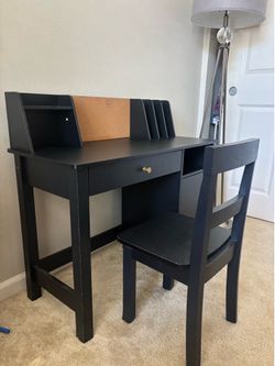 Kids study desk