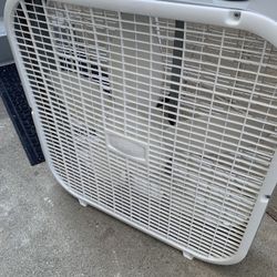 Square Fan With 3 Levels. Reduced From $20. It’s Available Set Time For Pick up 