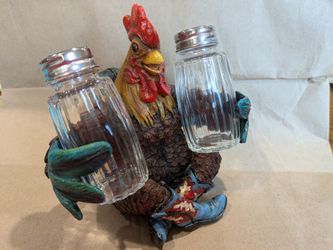 Rooster Salt + Pepper Shakers Holder