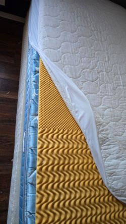Single mattress with with board
