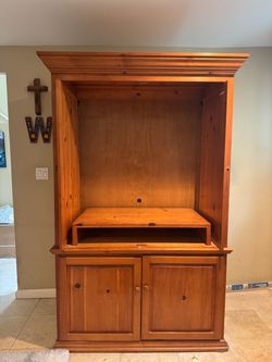 Free Armoire
