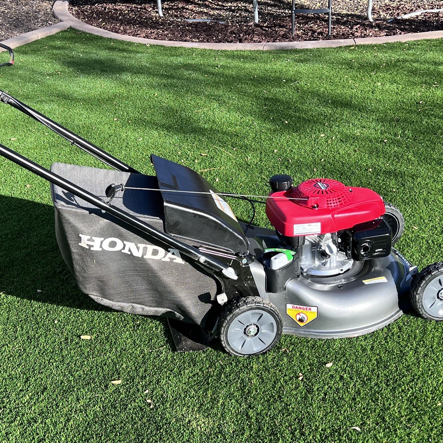 Black & Decker Cordless lawn mower. for Sale in Peoria, AZ - OfferUp