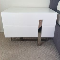 White Night Stand