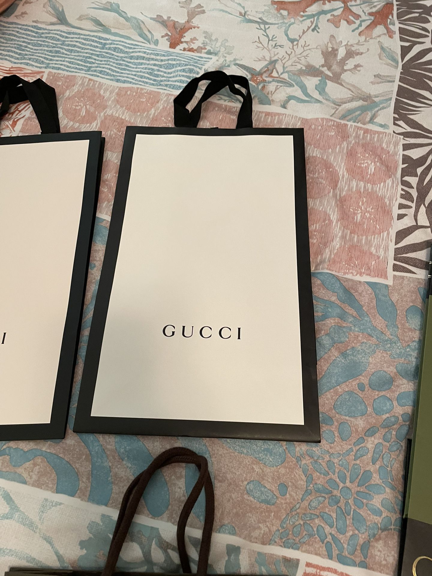 Gucci Paper Bag (authentic) for Sale in Halndle Bch, FL - OfferUp