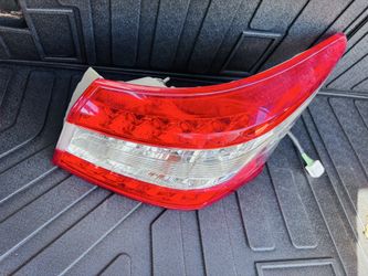 2013-2015 Nissan Sentra Right Tail Light passenger side