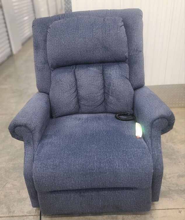 Like Brand New Lift Chair Recliner 
