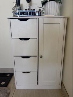 4 drawer white cabinet
