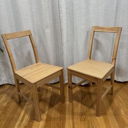 IKEA PINNTORP Chair Pair – Light Brown Stained – Clean & Sturdy