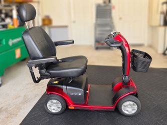 Pride Victory 10 4-Wheel Mobility Scooter - New Batteries - Works Great