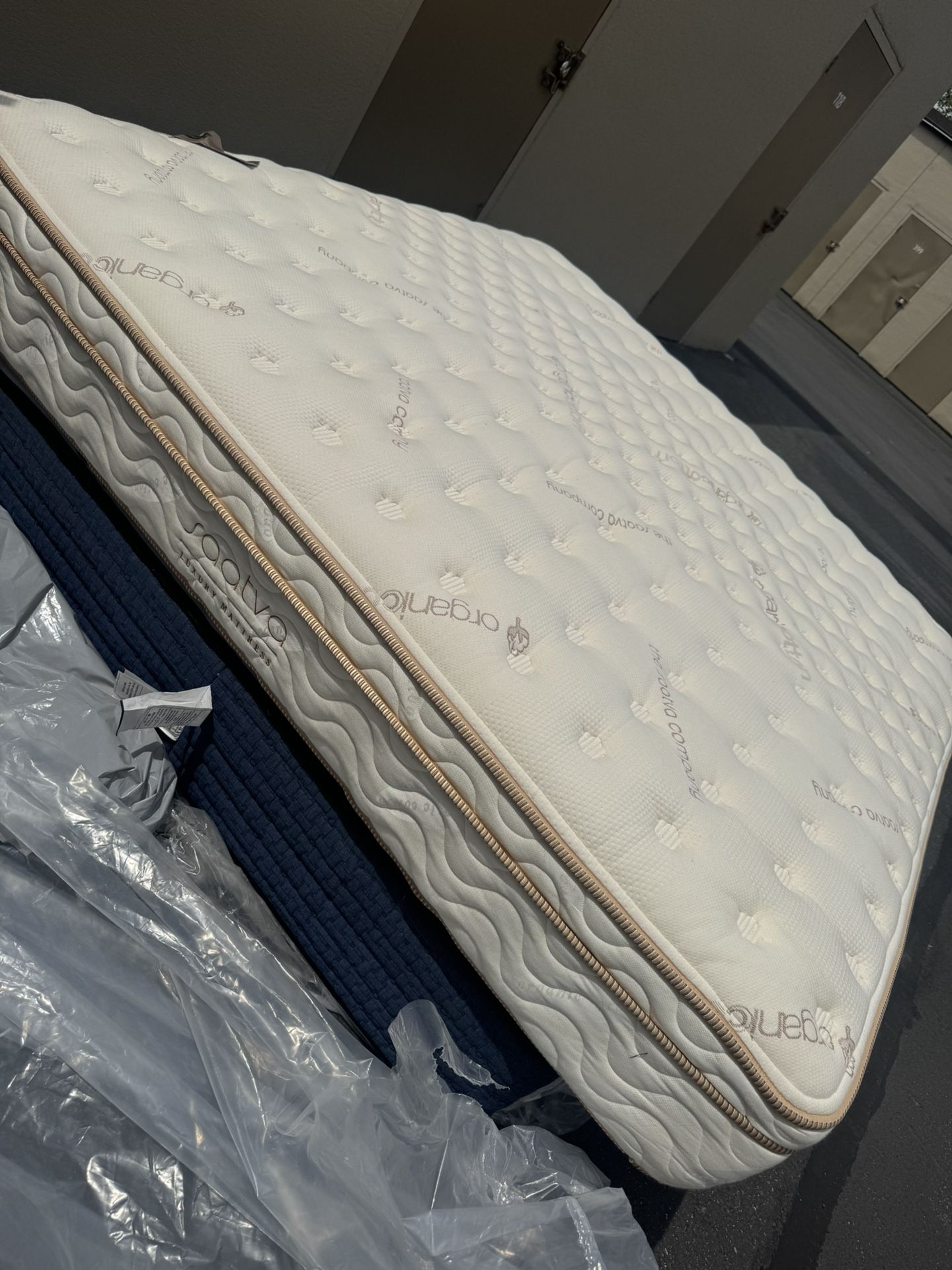 King Mattress (Saatva Medium Firm)