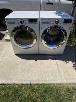 LG Washer/Dryer (Electric Dryer + Stackable) 30 day warranty