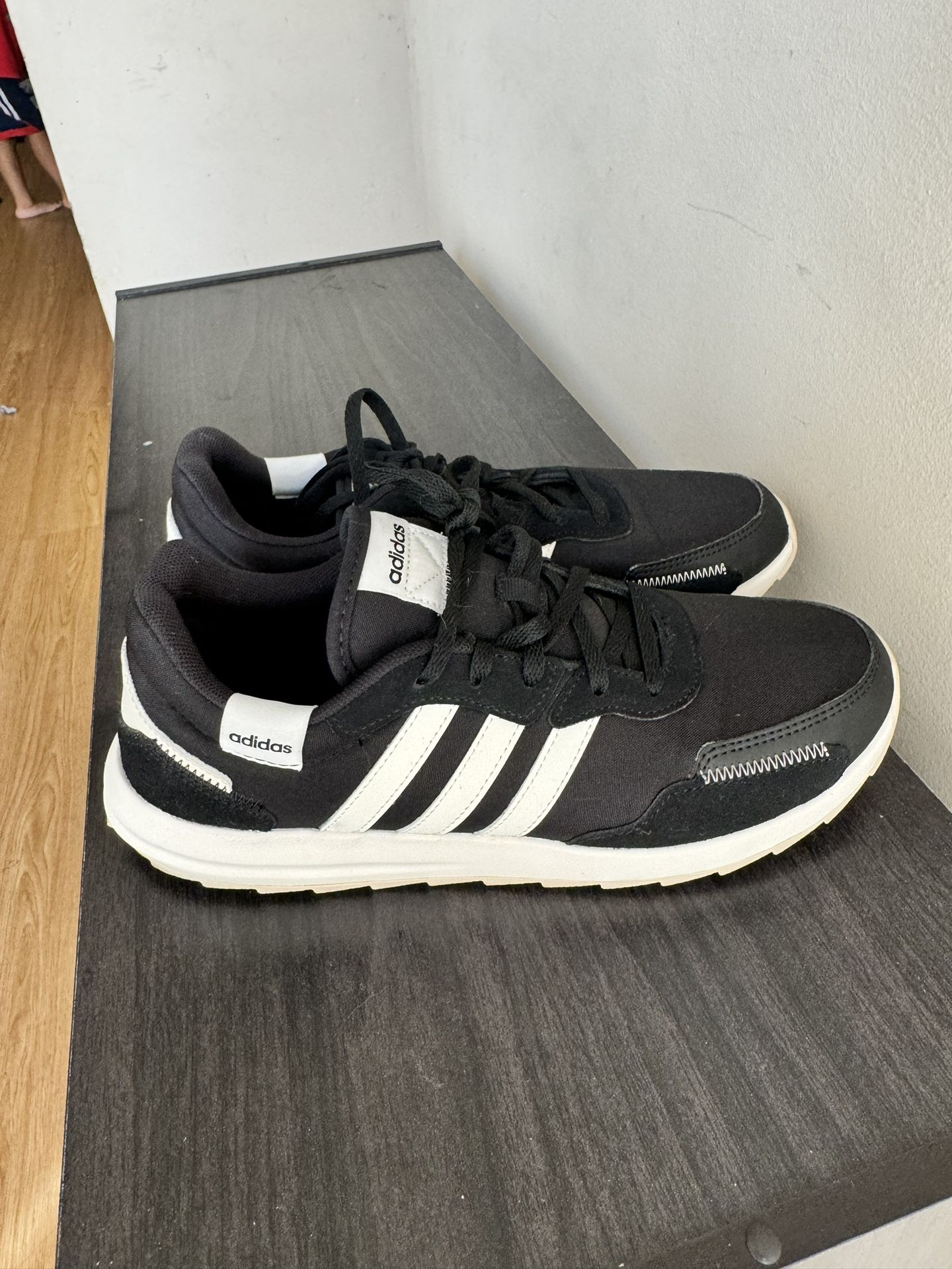 Adidas Men’s Sneakers Running Shoes Size