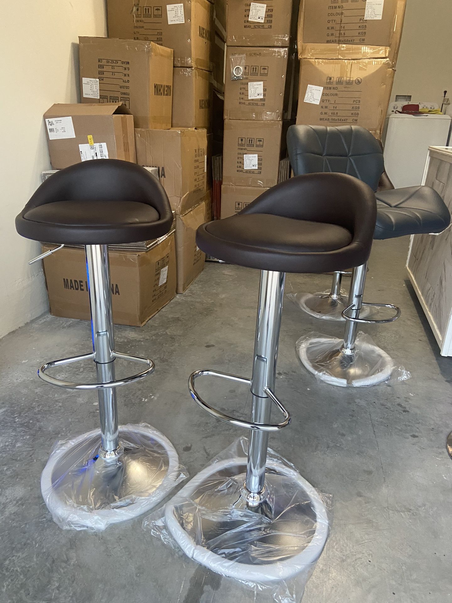 Set of Adjustable Modern Pub Hydraulic Swivel Wicker Bar Stool