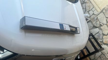 Glacier Bay 24” concealed safety grab bar