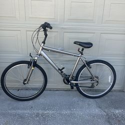 Nishiki expedition cheap mountain bike