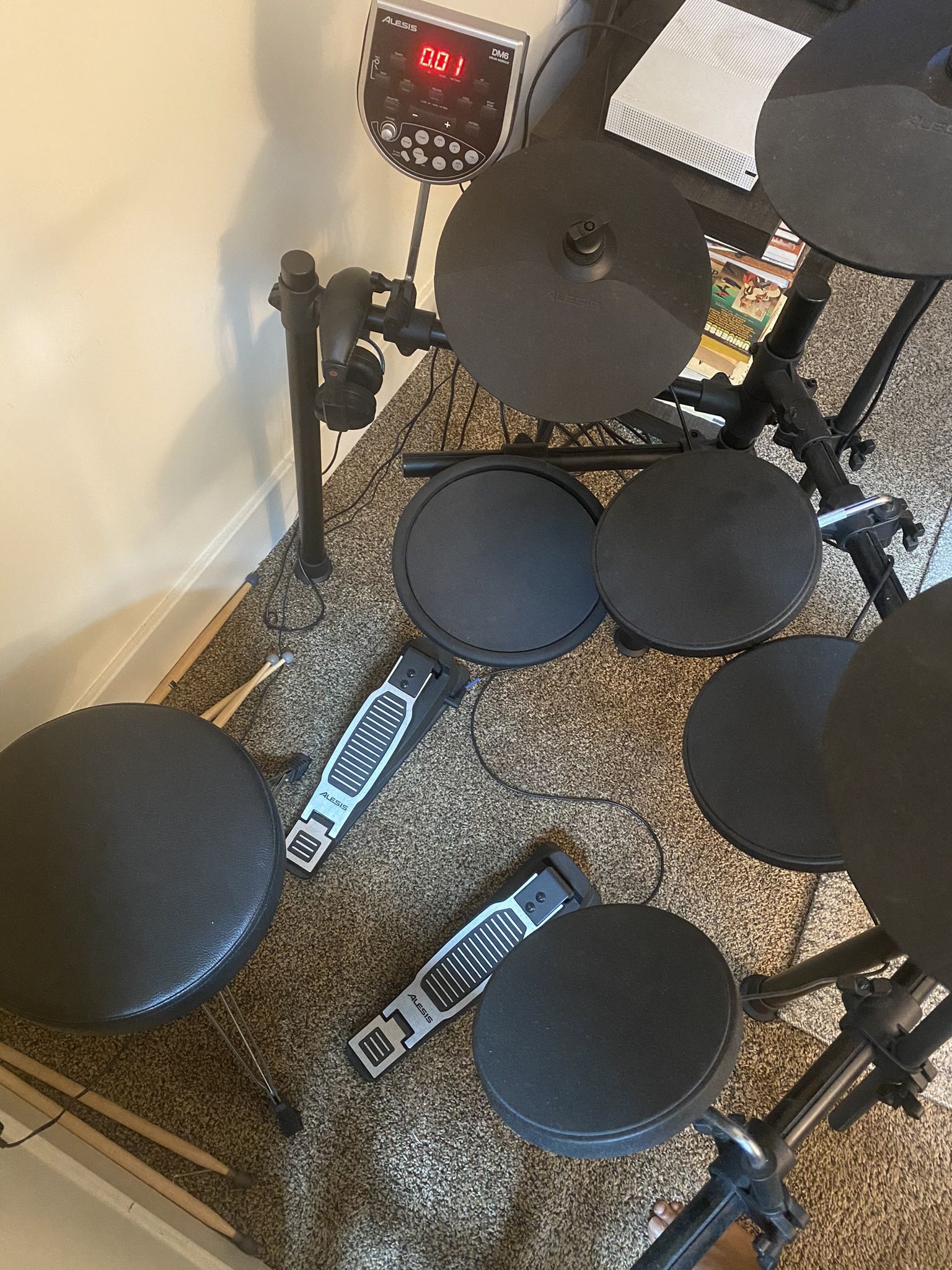 Alesis DM6 - 5 Piece Electronic Drum Set