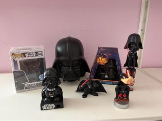 LARGE STAR WARS DARTH VADER RARE COLLECTION. ALL NEW CONDITION. TAKE ALL FOR $50