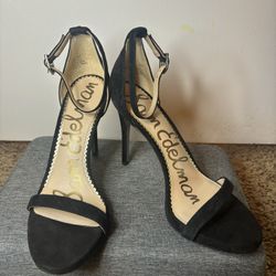 Black heels Size 7.5
