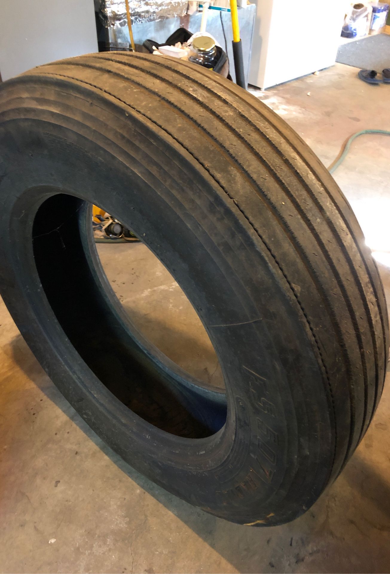 Truck tair 285/75/24.5. R 14 or $ 50