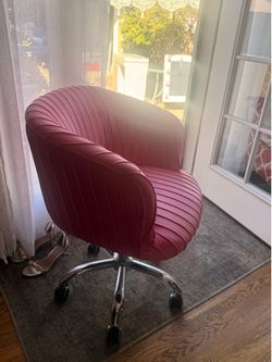Pink vanity  Chair with wheels
