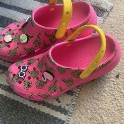 Crocs Size 6 