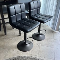 2 Bar Stools