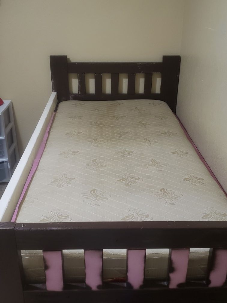 Wood Twin bed with Mattress