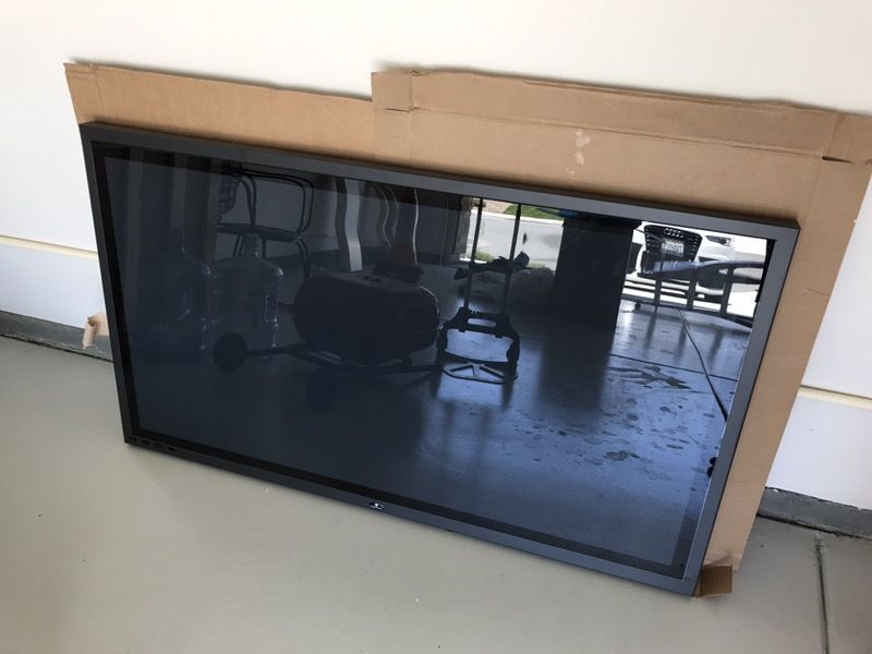 2 Turboprops TV props/fake TVs for home staging