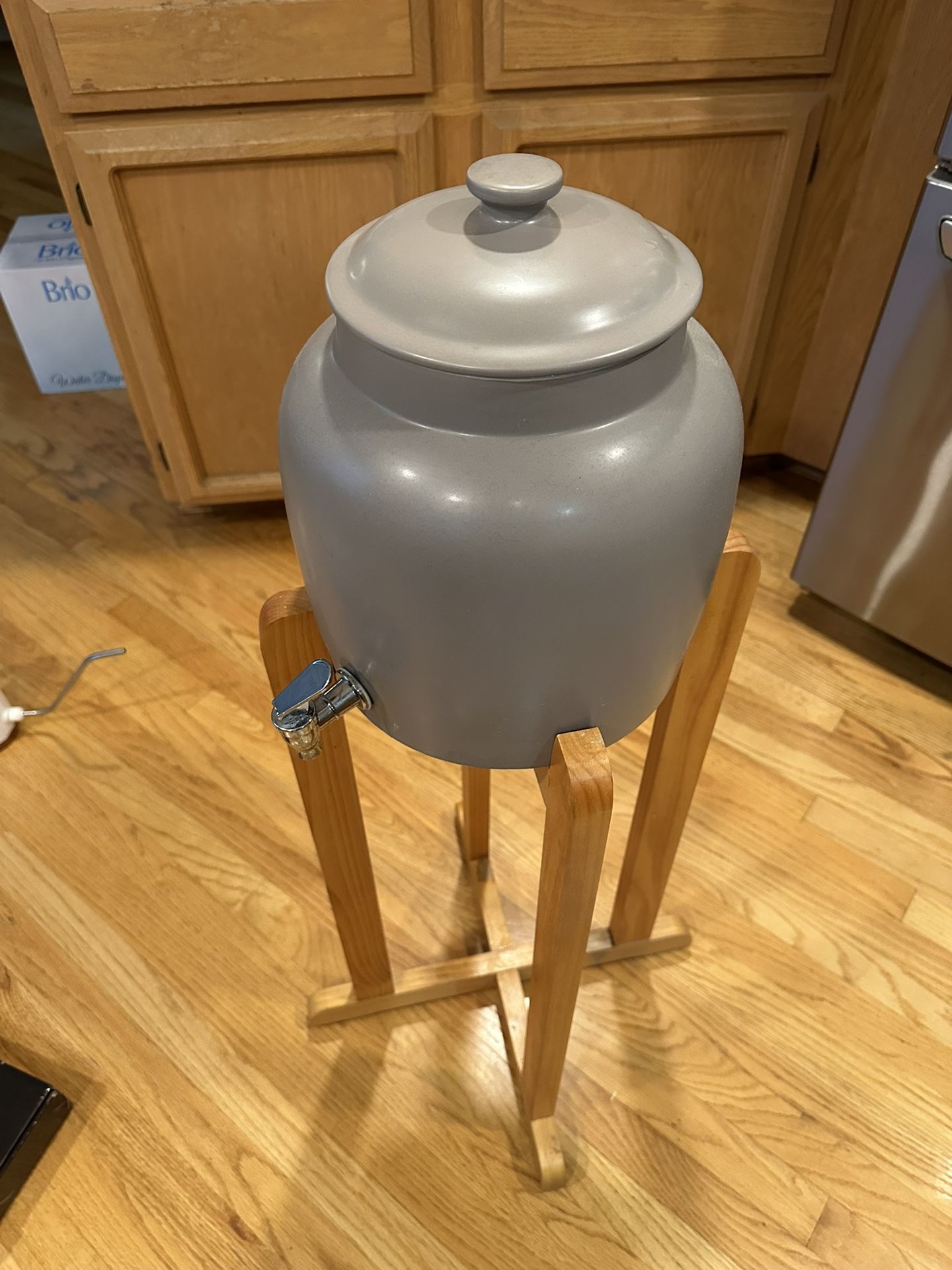 Crock And Stand