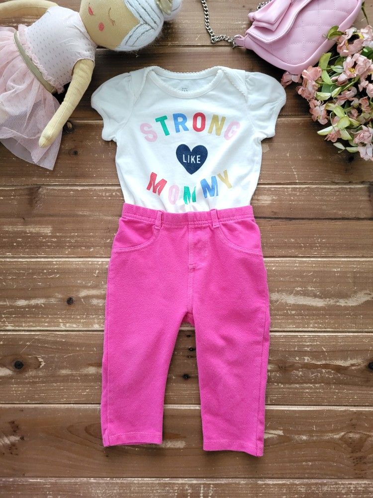 12MOS 2-PIECE OUTFIT 'STRONG LIKE MOMMY' BODYSUIT W/FUSCHIA JEGGINGS