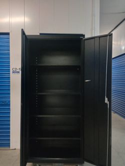 Solid metal storage cabinet with 2keys 24 x 36 x 78