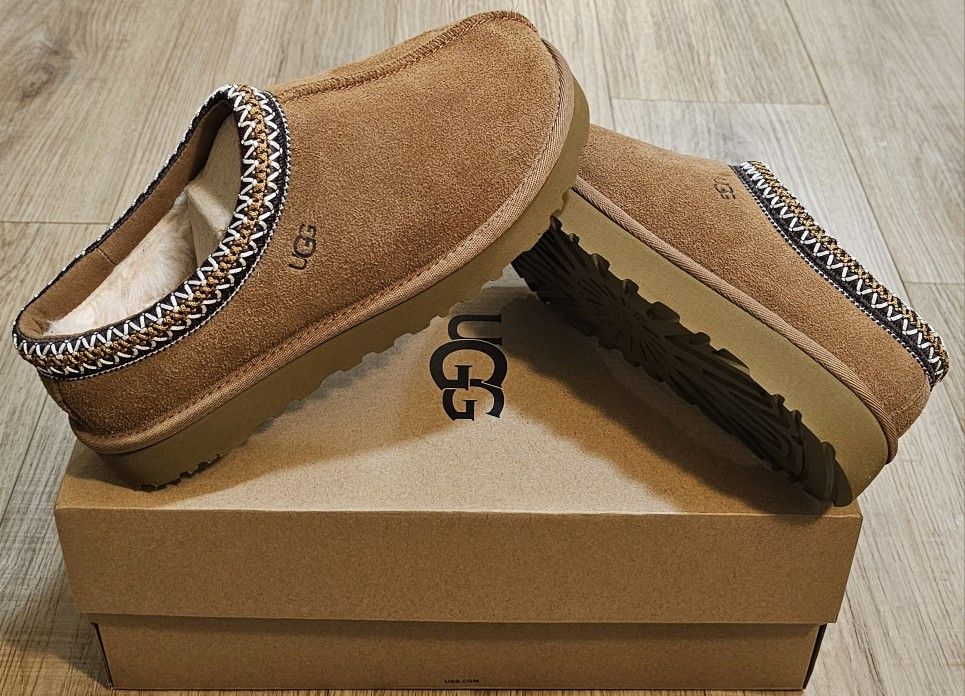 UGG Slippers Size 8 For Women