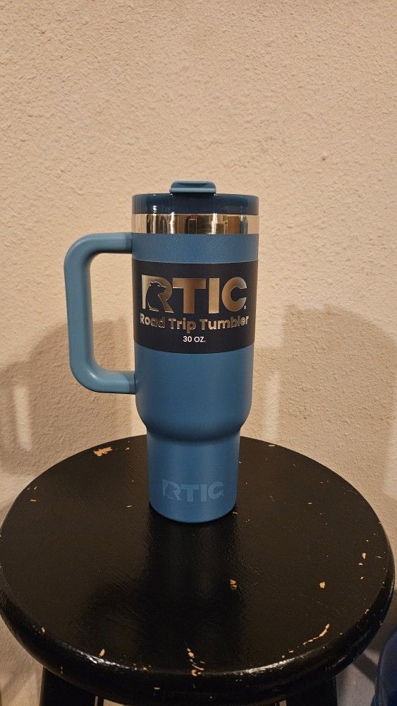 RTIC Road Trip Tumbler 30oz Water Bottle 