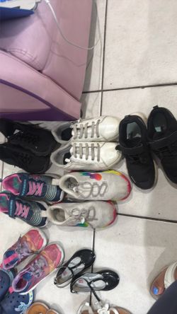 5 pair of shoes size 3 girls