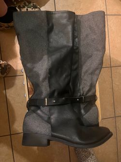 Black knee bouts