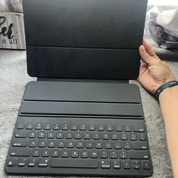 Apple Ipad Keyboard Case (10th Generation)