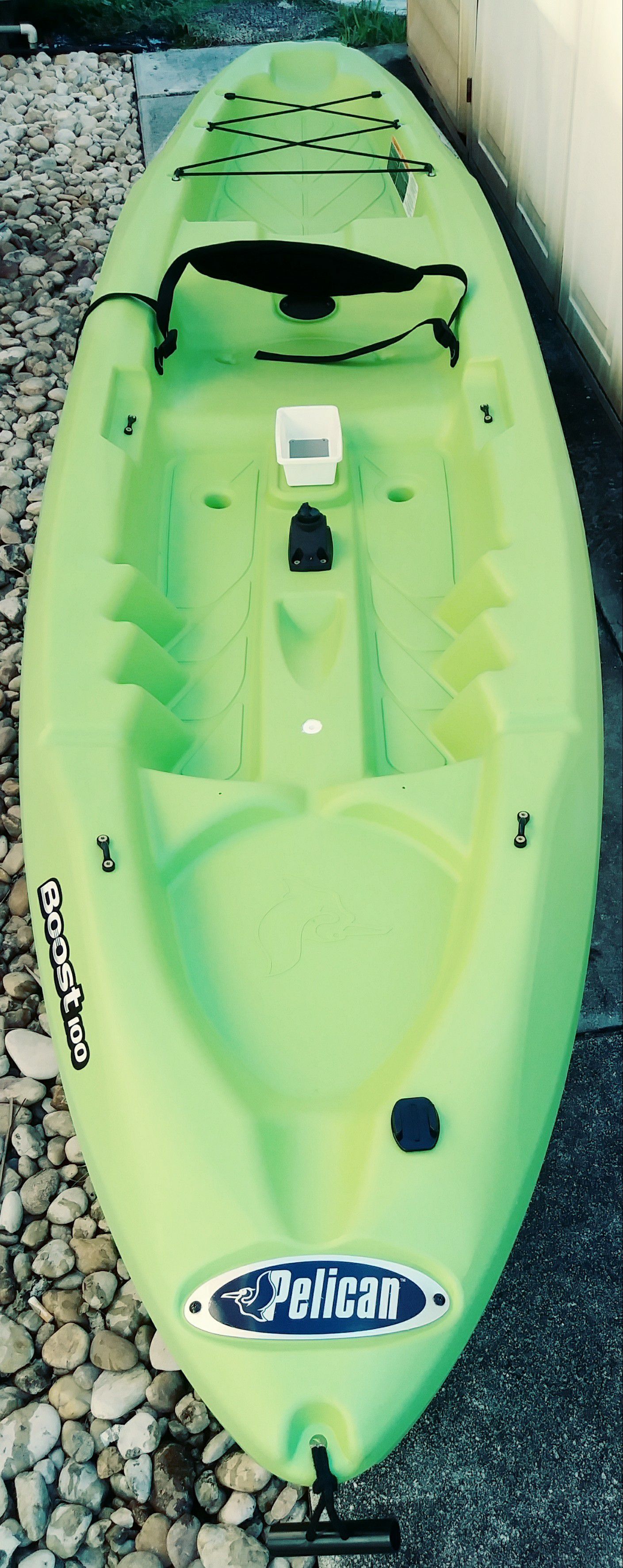 Kayak Pelican 10 foot with paddle
