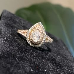 Diamond Pear Shape Engagement ring