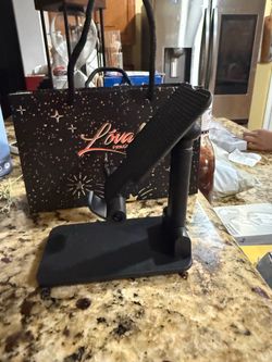 Folding desktop phone stand