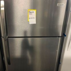 Frigidaire Top Freezer Refrigerator
