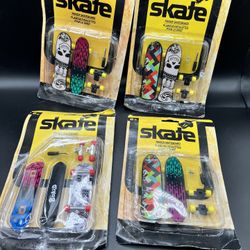 Vintage SKATE Finger Boards In Box 