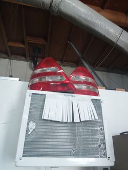 2003 Mercedes Benz tail lights