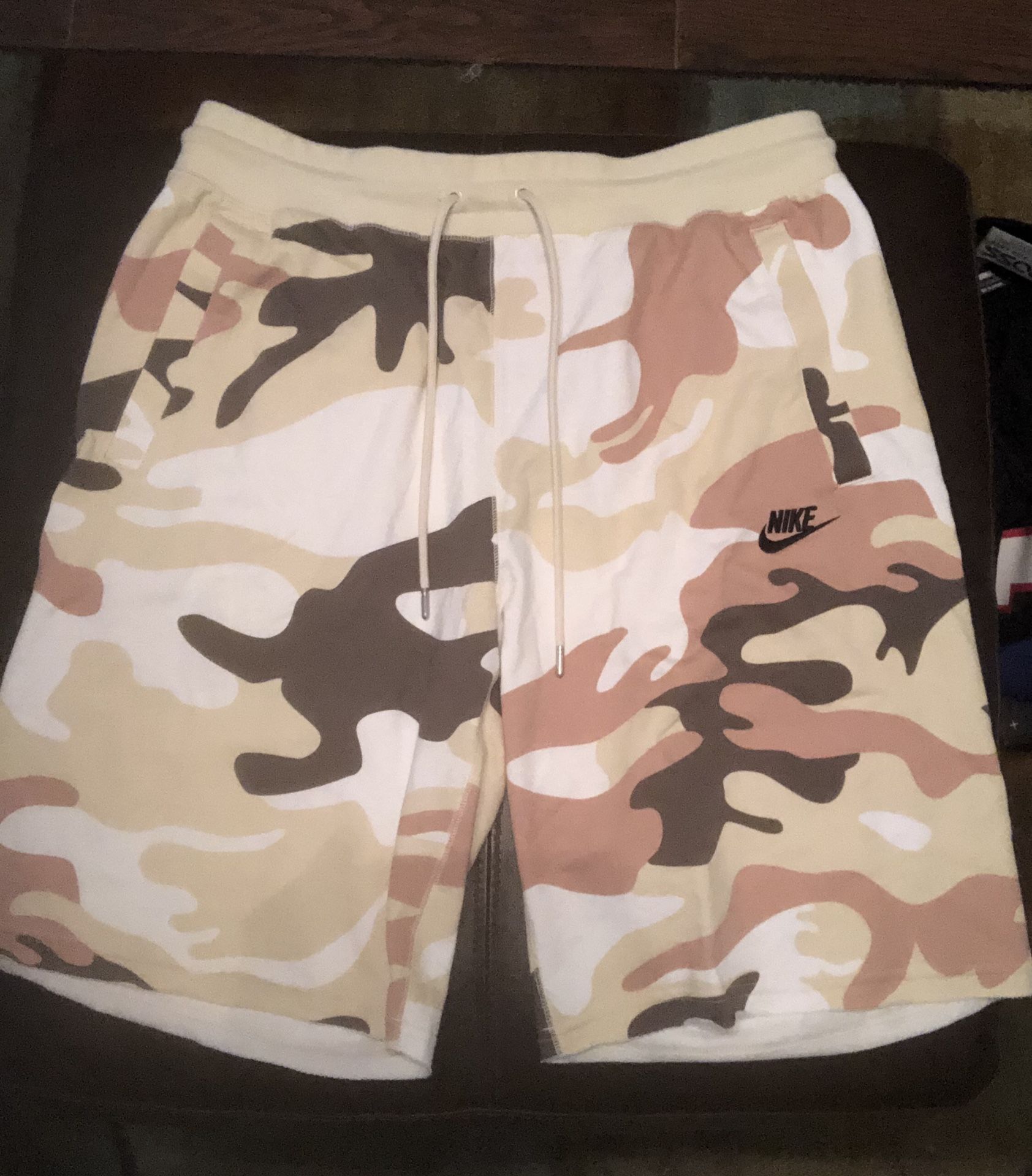 Nike Sportswear Camo Beige Fleece Lifestyle Shorts AR4035-238 $65 size L