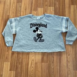 Disneyland Crop sweater L $20