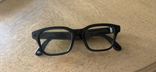Meta glasses